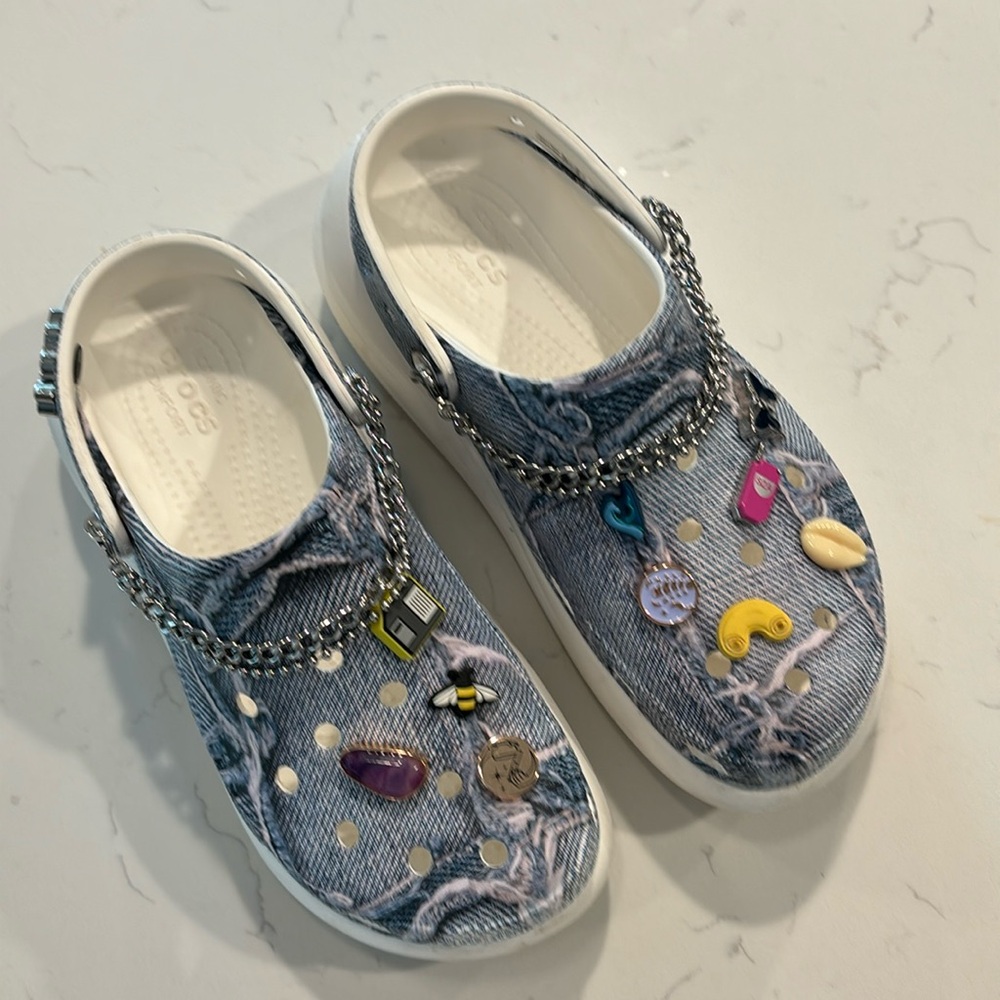 SZA x Crocs